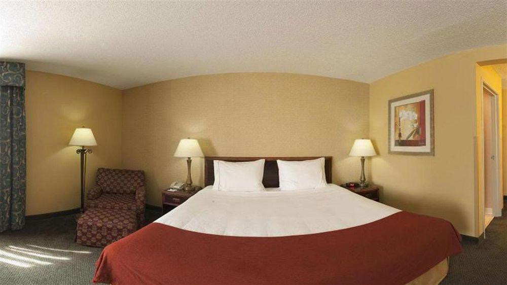 Holiday Inn Express Hotel Fort Campbell-Oak Grove By Ihg Zewnętrze zdjęcie