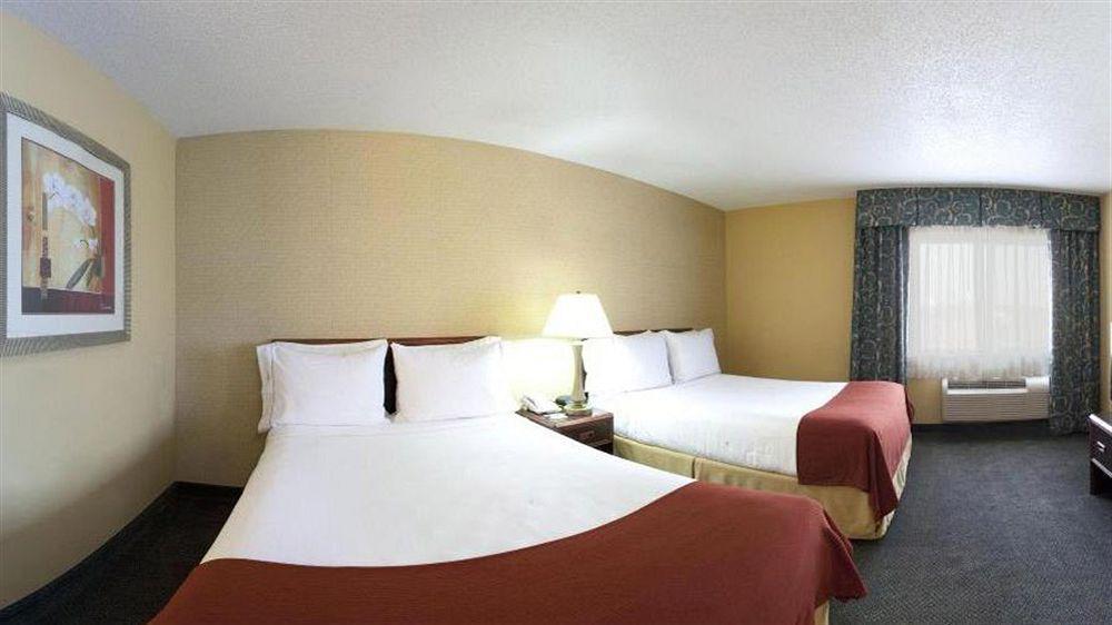 Holiday Inn Express Hotel Fort Campbell-Oak Grove By Ihg Zewnętrze zdjęcie