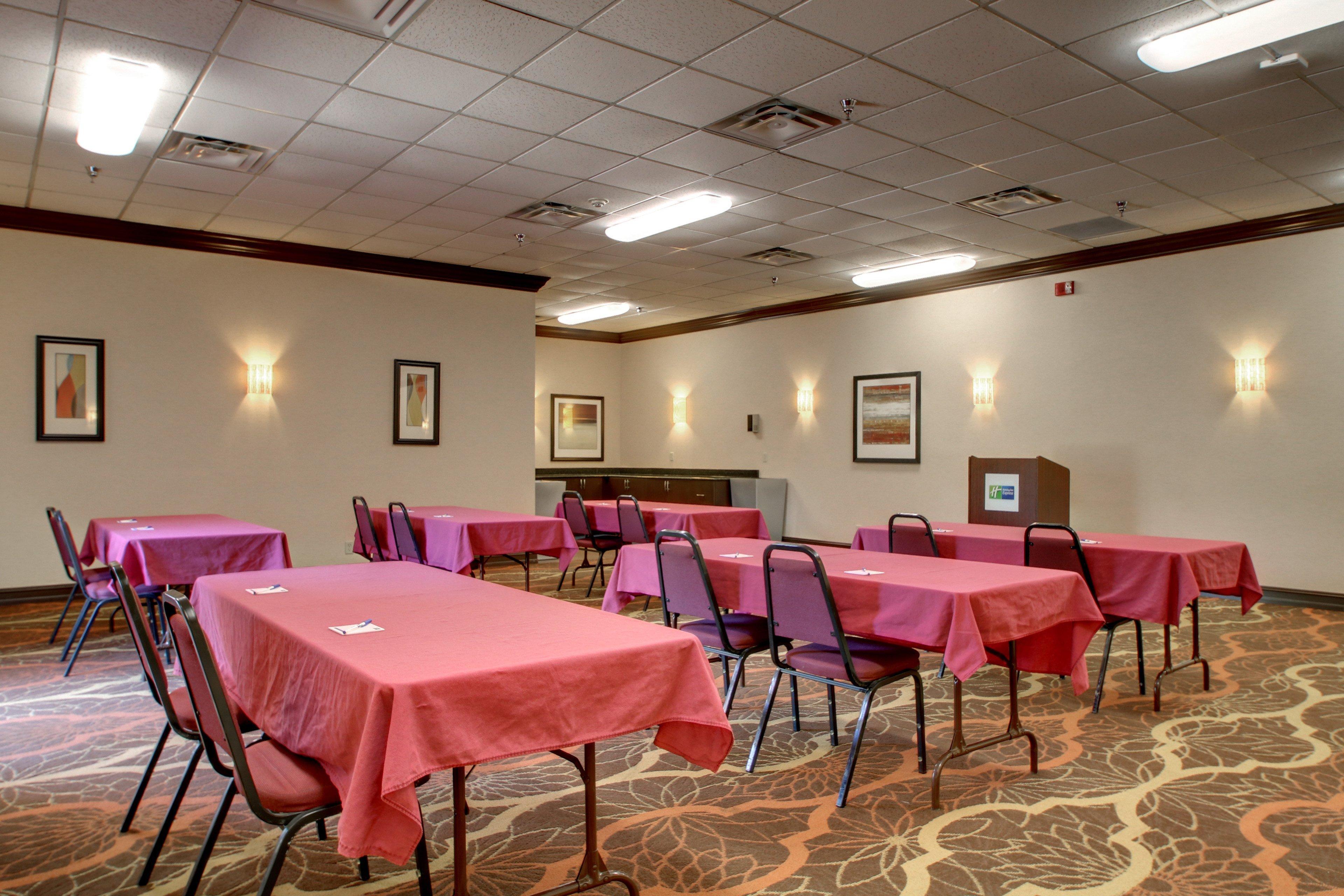 Holiday Inn Express Hotel Fort Campbell-Oak Grove By Ihg Zewnętrze zdjęcie